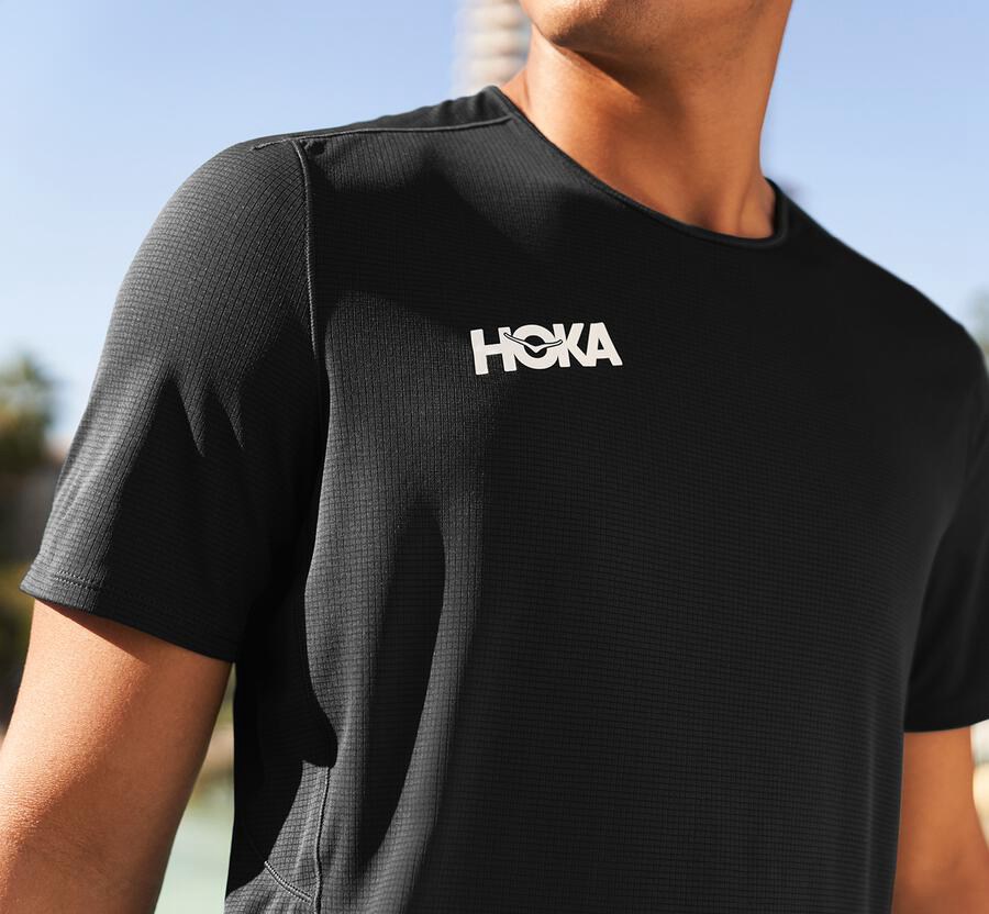 Hoka One One Top Panske Čierne - Performance Short Sleeve - 35167-YRNT